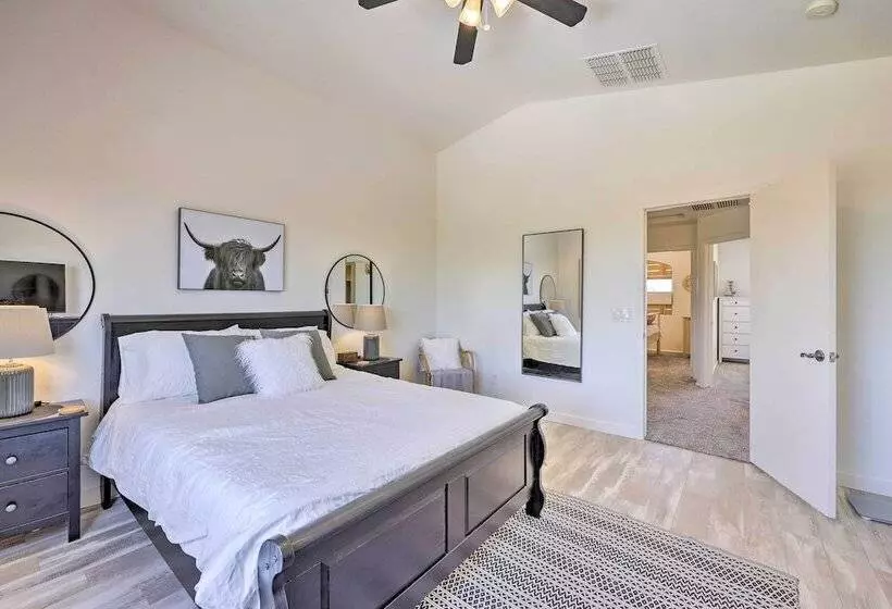 Updated Maricopa Retreat < 2 Miles To Golf!