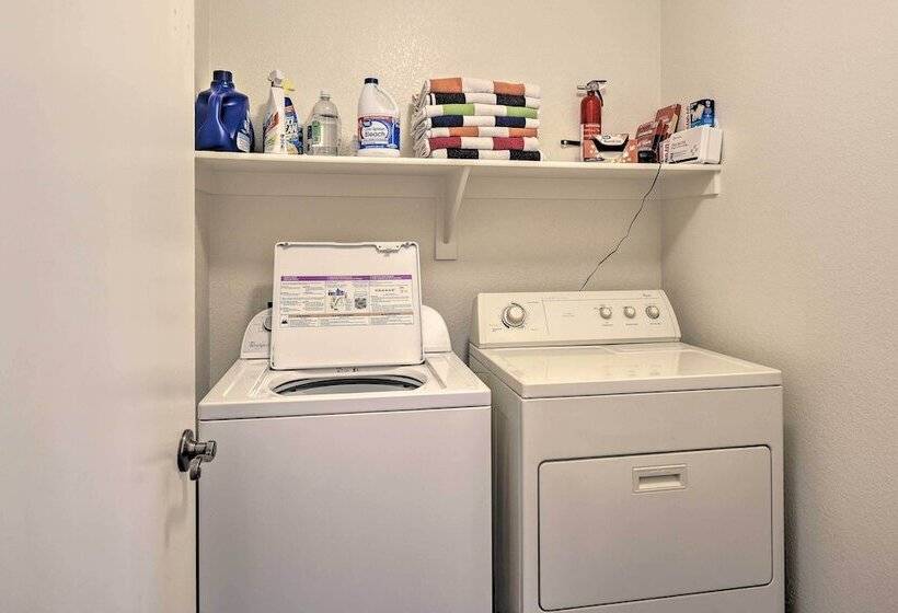 Updated Maricopa Retreat < 2 Miles To Golf!