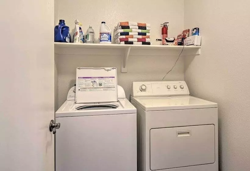 Updated Maricopa Retreat < 2 Miles To Golf!