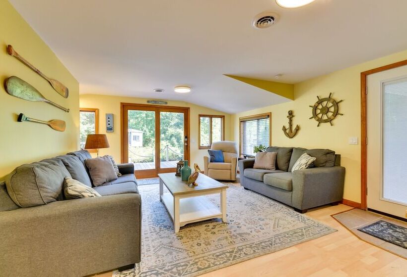 Waterfront Chautauqua Lake Retreat: Dock, Kayaks!