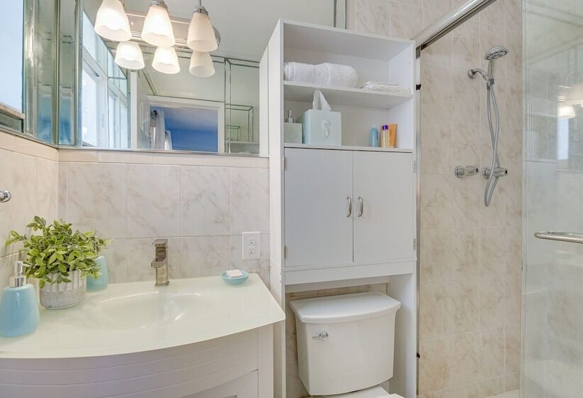 Welcoming Sunrise Retreat W/ Private Backyard