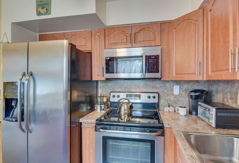 Welcoming Sunrise Retreat W/ Private Backyard