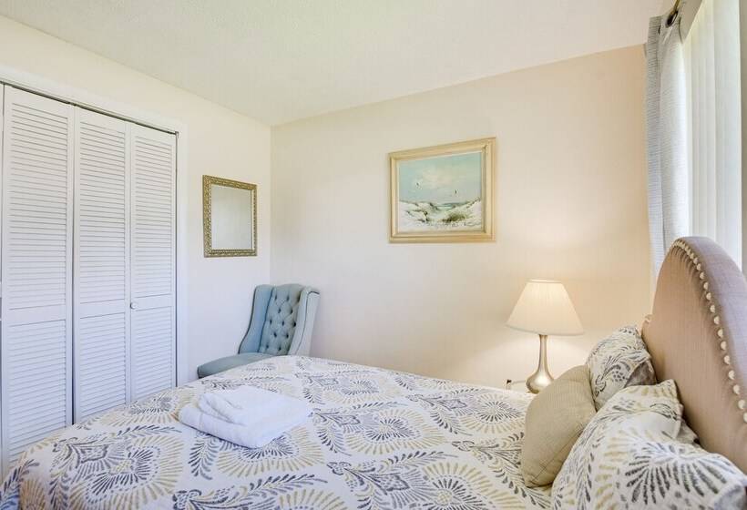 Welcoming Sunrise Retreat W/ Private Backyard