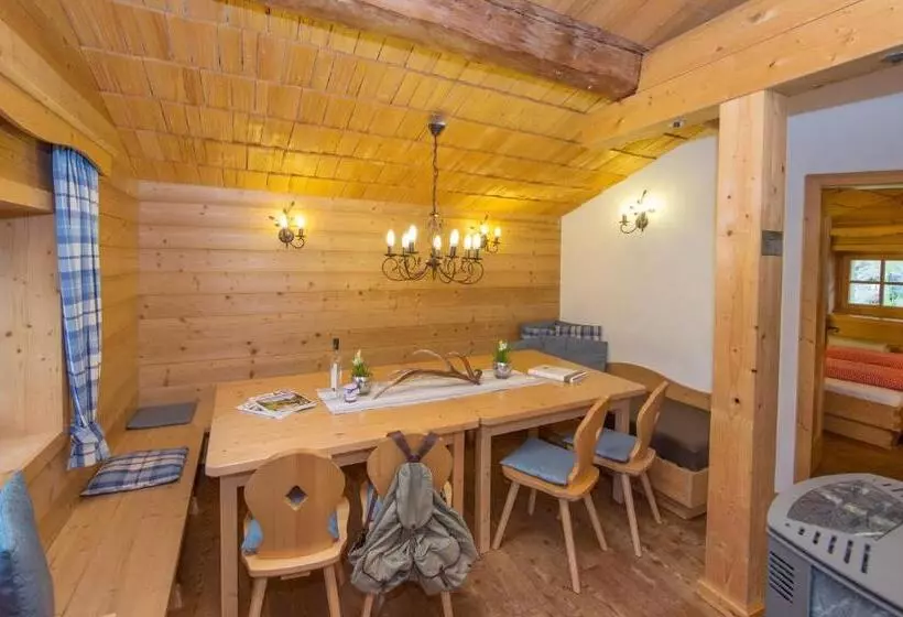 ホテル Bachgut   Das Resort Am Berg