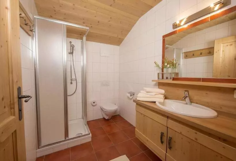 ホテル Bachgut   Das Resort Am Berg