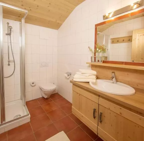 ホテル Bachgut   Das Resort Am Berg