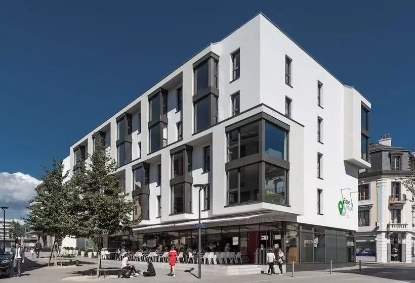 Hotelli Base Nyon