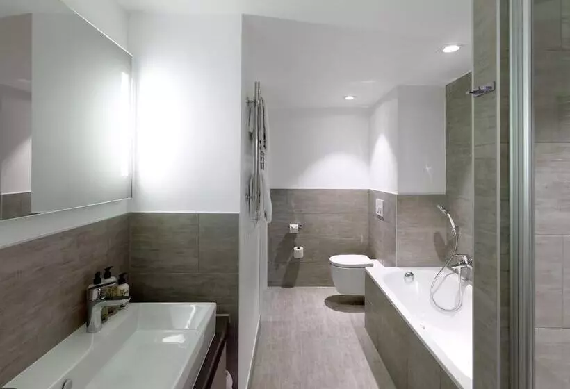 Hotelli Base Nyon
