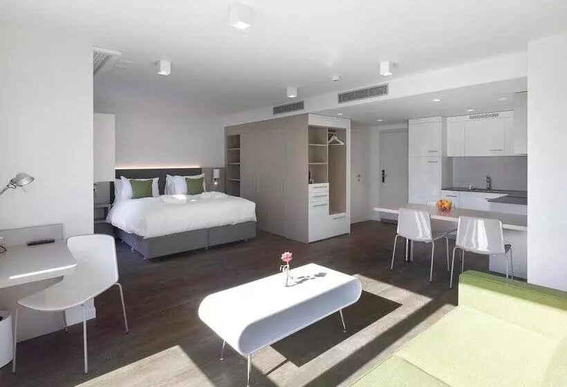 Hotelli Base Nyon