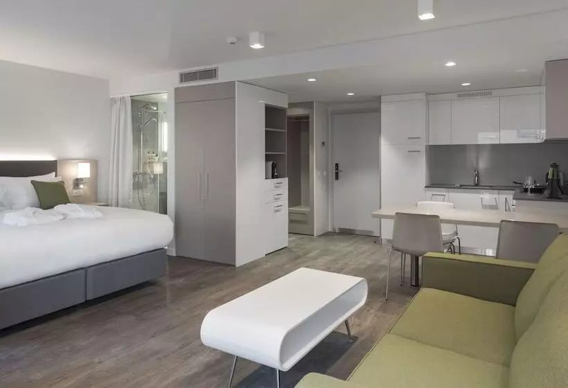Hotelli Base Nyon