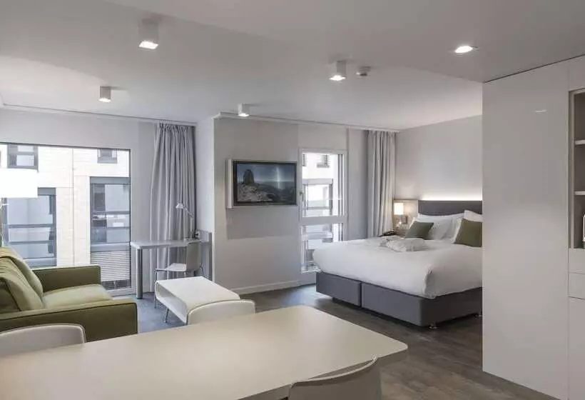 Hotelli Base Nyon
