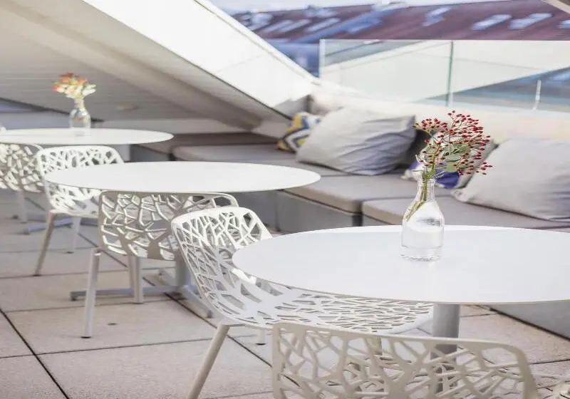 Hotelli Base Nyon