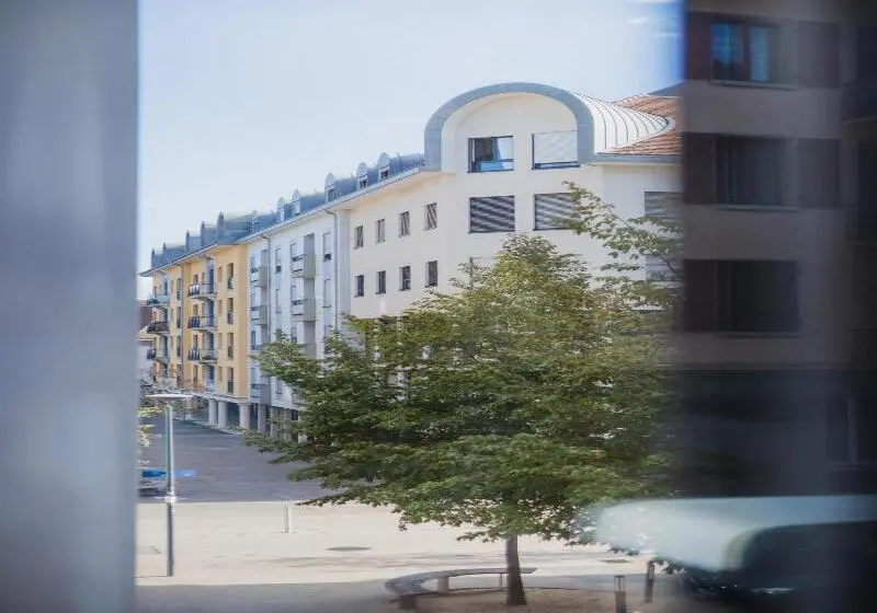 Hotelli Base Nyon