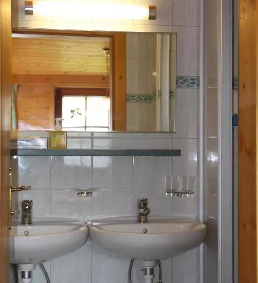ホテル Bauernhof Biohof Sauschneider