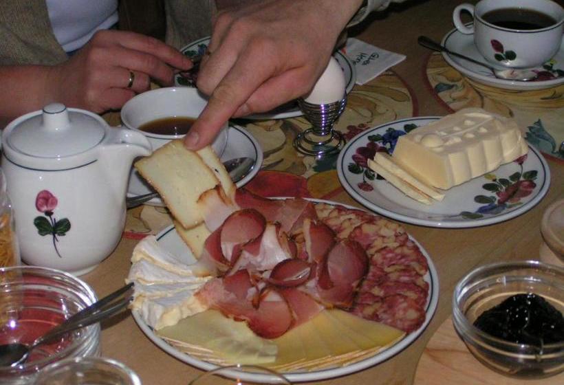 ホテル Bauernhof Biohof Sauschneider