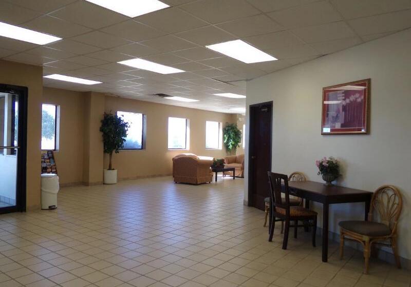 فندق Regency Inn & Suites