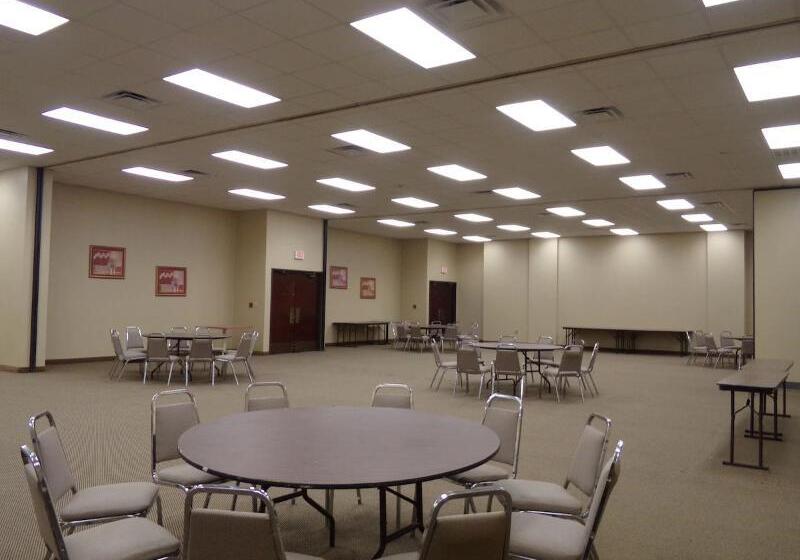 فندق Regency Inn & Suites