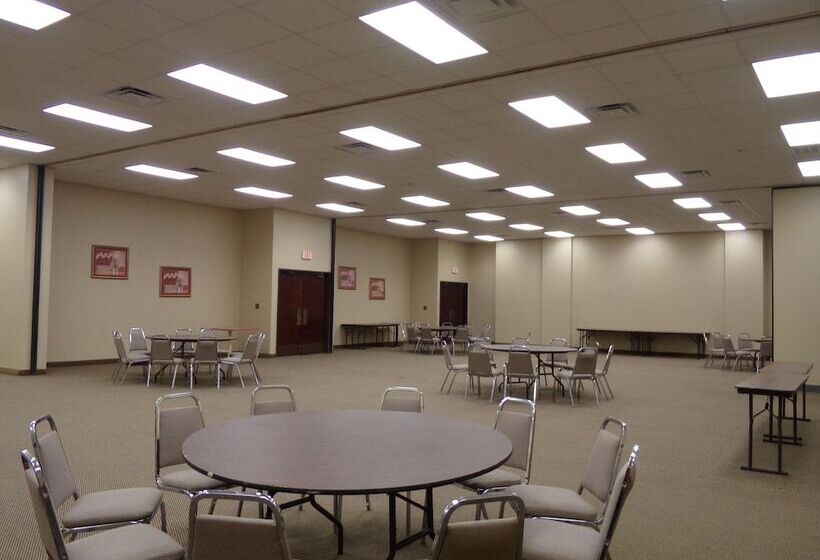 فندق Regency Inn & Suites