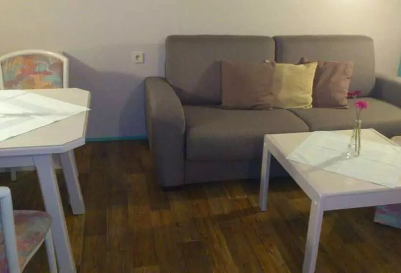 هتل Haus Monika