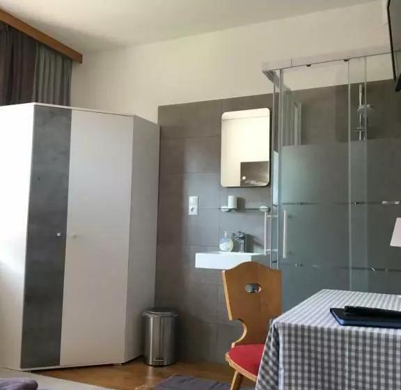 Hotelli Pension Praxmarer