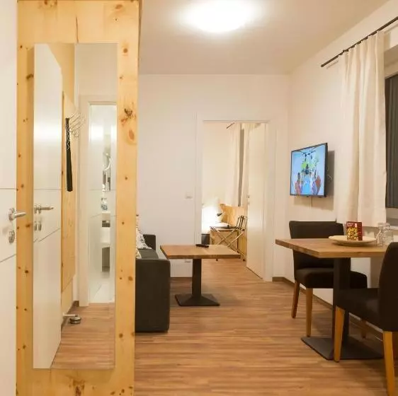 Hotelli Wirtshausbrennerei Krenn
