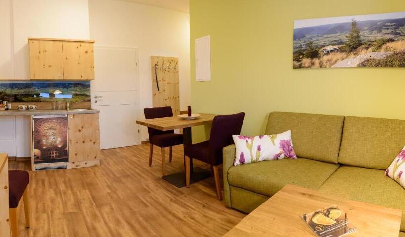 ホテル Wirtshausbrennerei Krenn