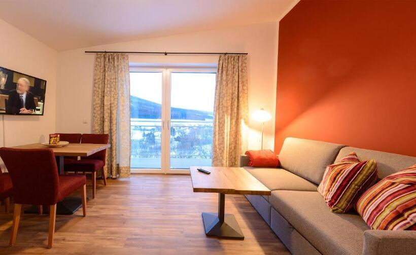 ホテル Wirtshausbrennerei Krenn