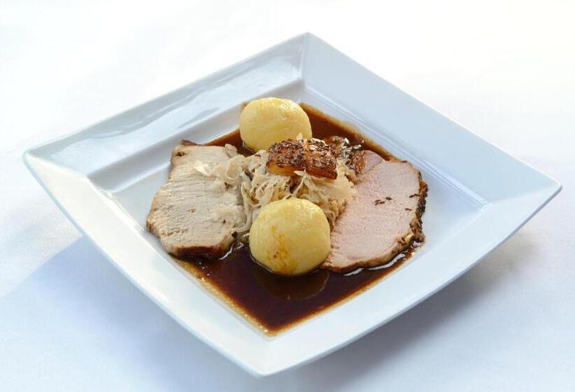 ホテル Wirtshausbrennerei Krenn