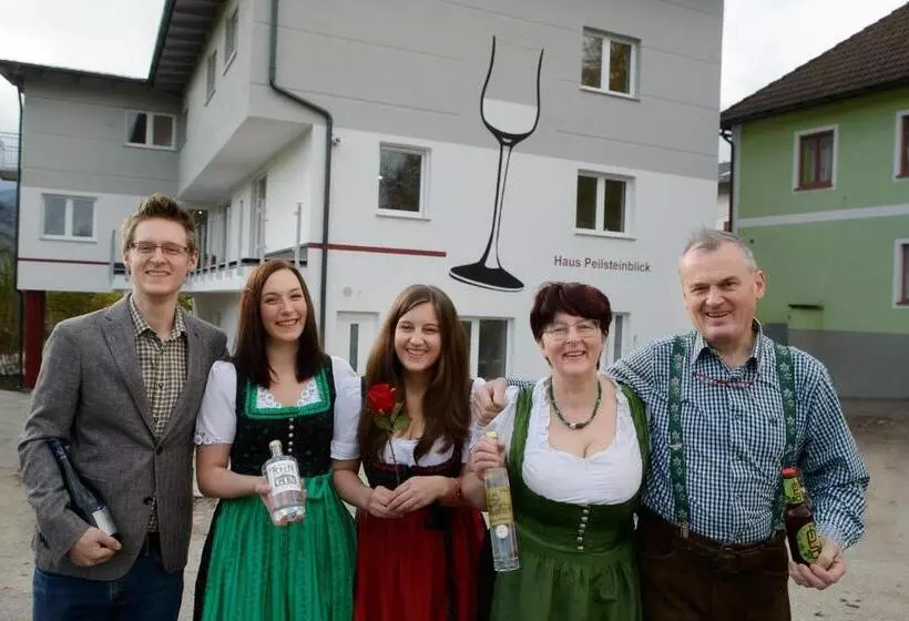 Hotelli Wirtshausbrennerei Krenn