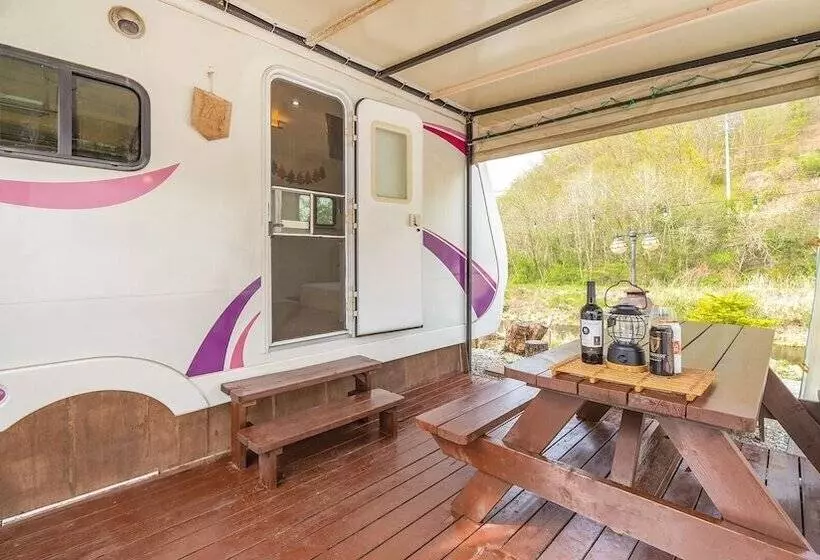 Yangpyeong Flower Caravan Pension