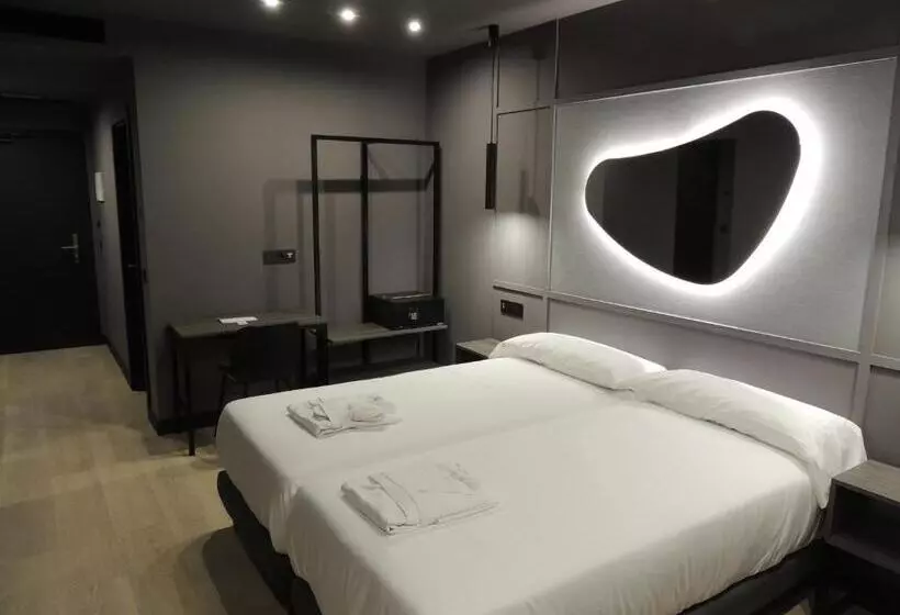 ホテル LIVVO La Escarlata