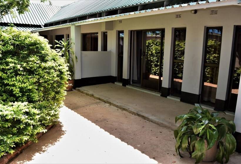 هتل Lulu Guest Lodge