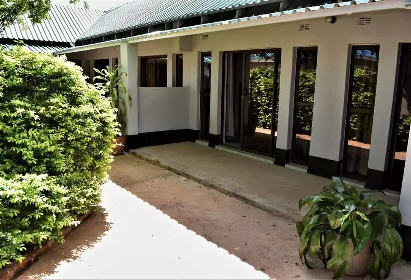 هتل Lulu Guest Lodge
