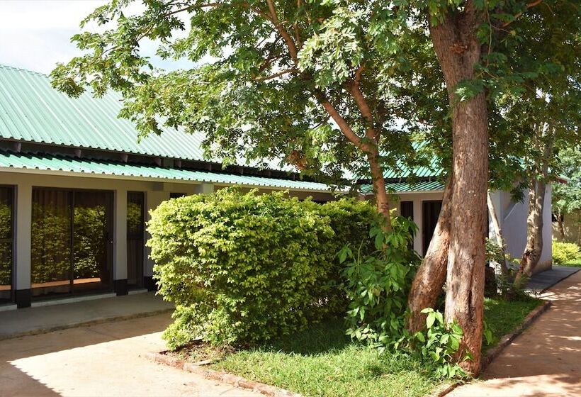 هتل Lulu Guest Lodge