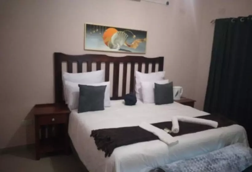 هتل Lulu Guest Lodge
