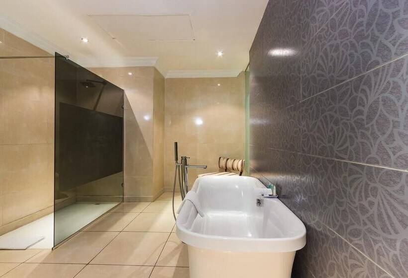 هتل Sarina Suites And Apartments Kano