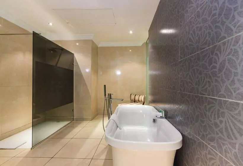 هتل Sarina Suites And Apartments Kano