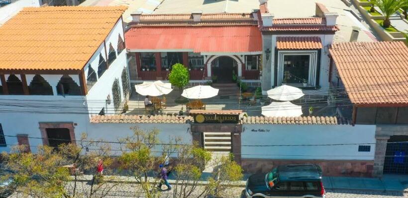 בית מלון כפרי Valdelirios