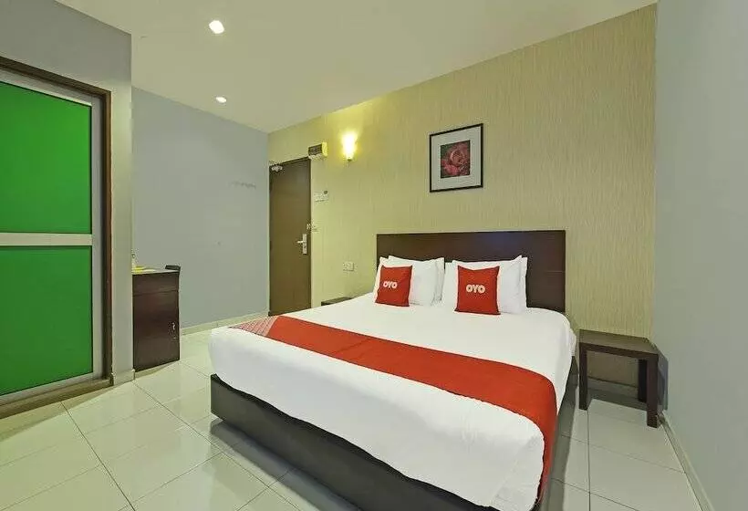 M Three Hotel By Oyo