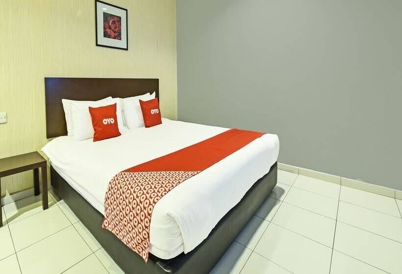 M Three Hotel By Oyo