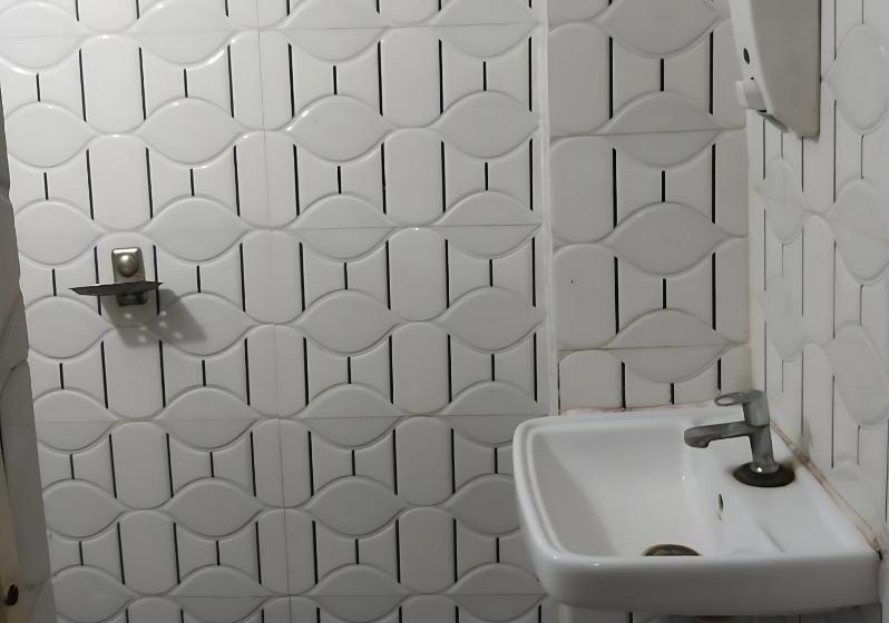 Shriveni Madhav Hotel Near Kalindi Floating Restaurant