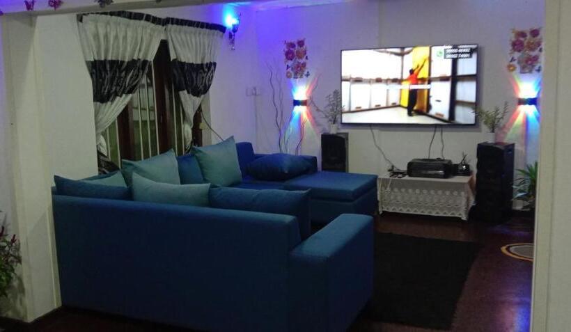 Aamiaismajoitus (B&B) Butterfly Guest Home And Rooms