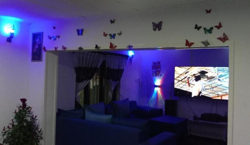 Aamiaismajoitus (B&B) Butterfly Guest Home And Rooms