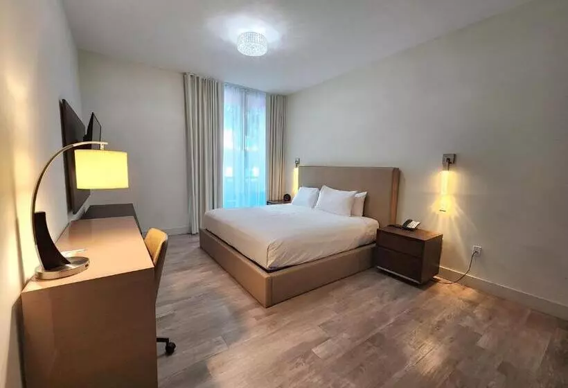 Costa Hollywood Beach Studios