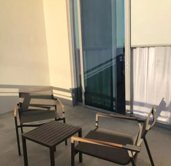 Costa Hollywood Beach Studios