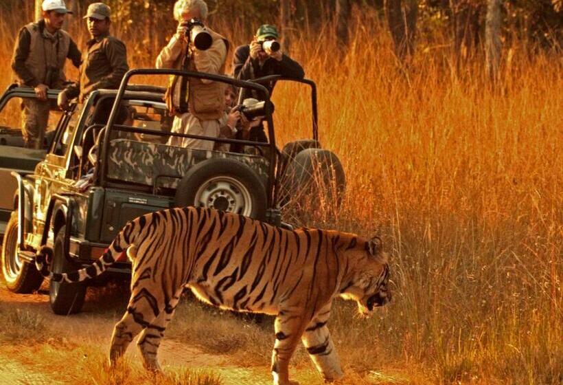 בית מלון כפרי Atulya Kanchi Camp Bandhavgarh