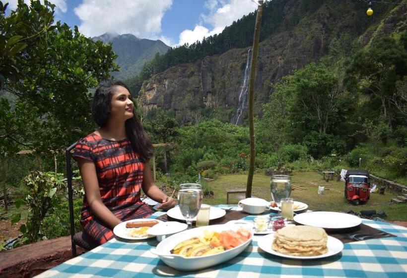 호텔 Bambarakanda Holiday Resort