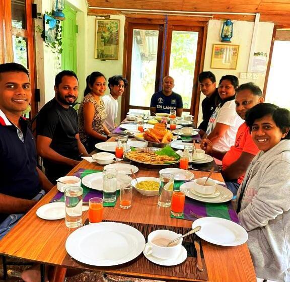 호텔 Bambarakanda Holiday Resort