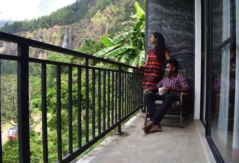 호텔 Bambarakanda Holiday Resort