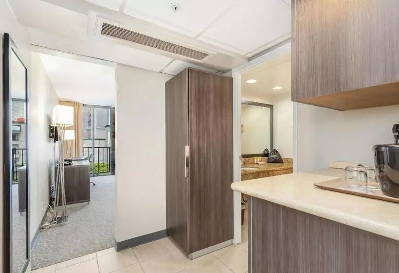 ホテル Castle At Palms At Waikīkī